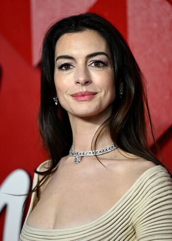 Anne Hathaway