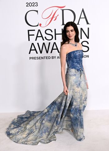 Anne Hathaway