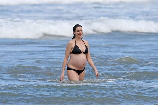 Anne Hathaway