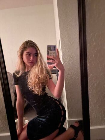 Annie Frequentpuker