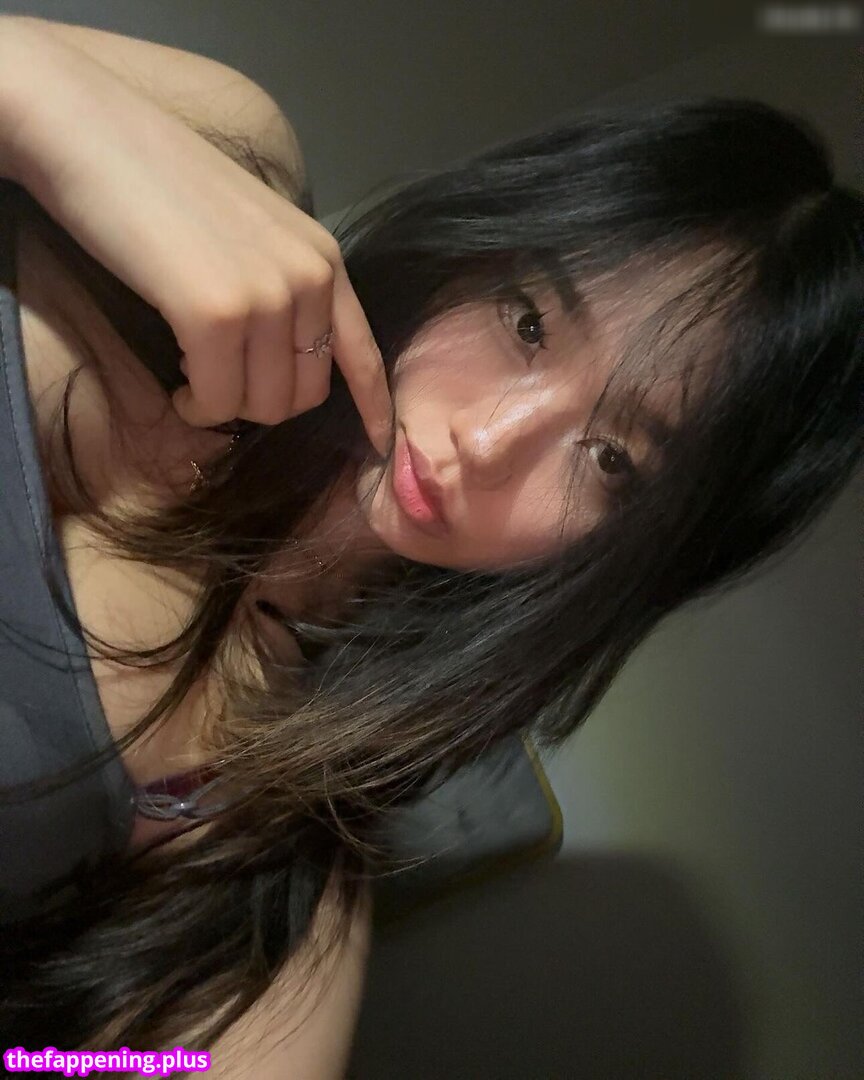 Annie Zheng (@cellow111)