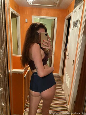 Anniee Charlottee
