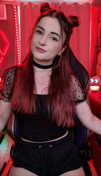 AnnieFuchsia