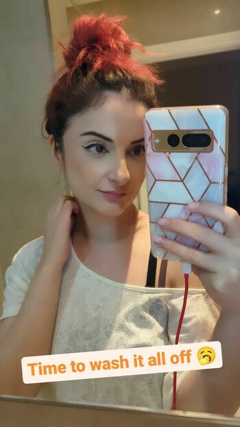 AnnieFuchsia