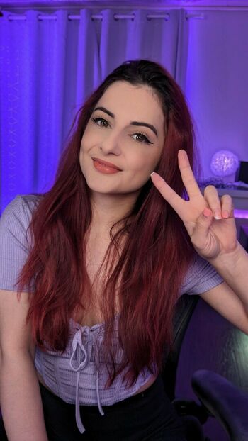 AnnieFuchsia