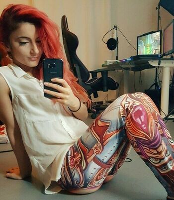 AnnieFuchsia