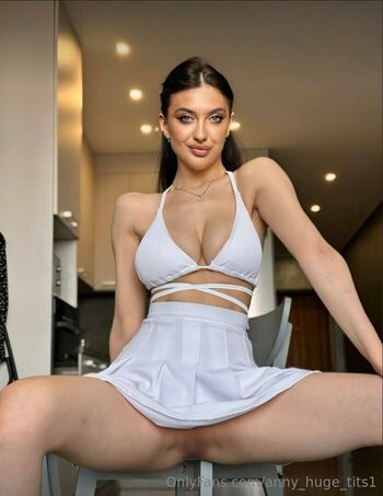 anny_huge_tits1