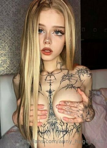 anny_huge_tits1