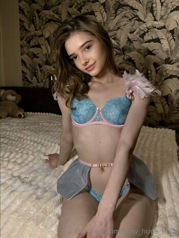 anny_huge_tits1