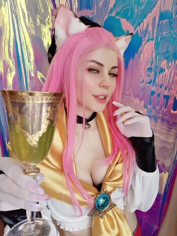 Anya Ichios
