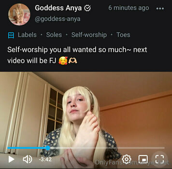 anye_feet