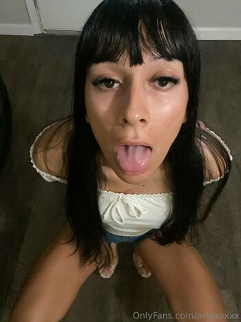 ariaaaxxx