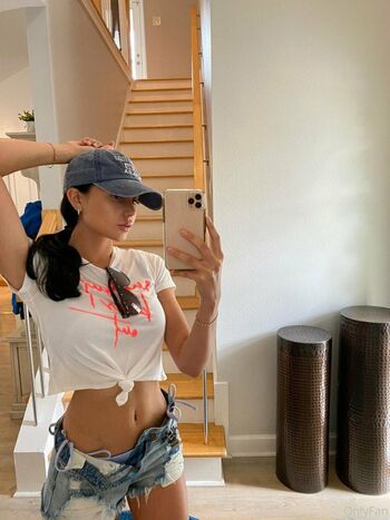 Ariana Marie