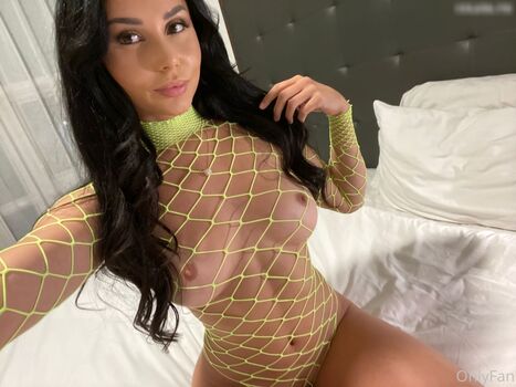 Ariana Marie