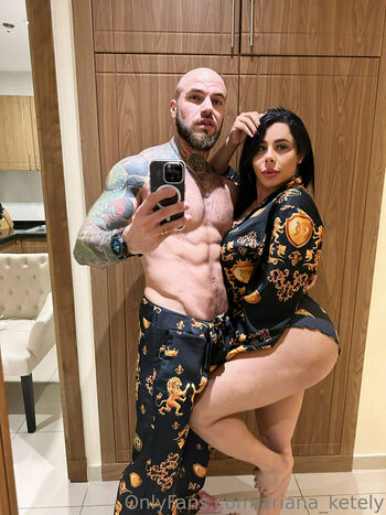 ariana_xxl