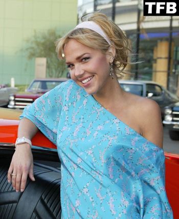 Arielle Kebbel