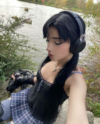 Arielle Maxine