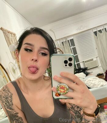 Arryn Zech