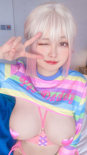 arty42575619