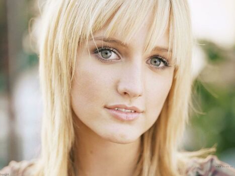 Ashlee Simpson Ross