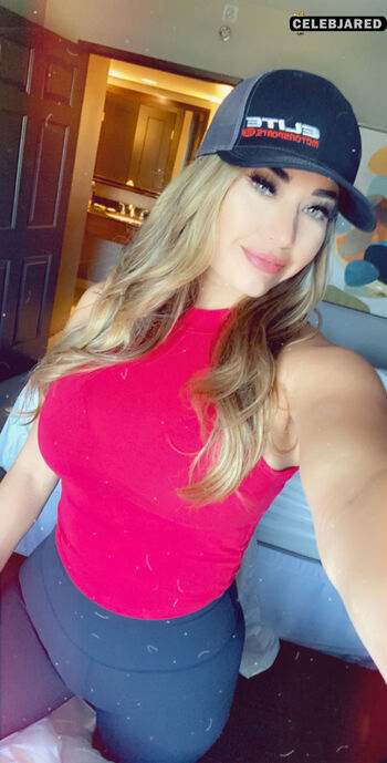 Ashleigh Lynnea