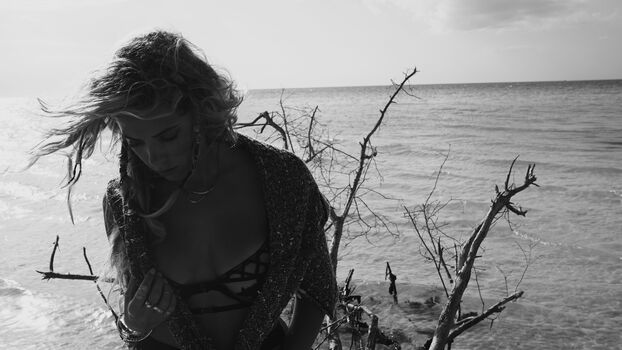 Ashley Benson