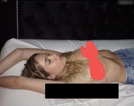 Ashley Benson