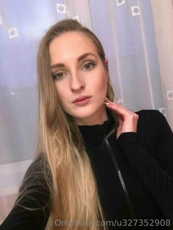ashley_blonde