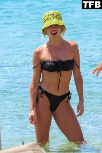 Ashley Roberts