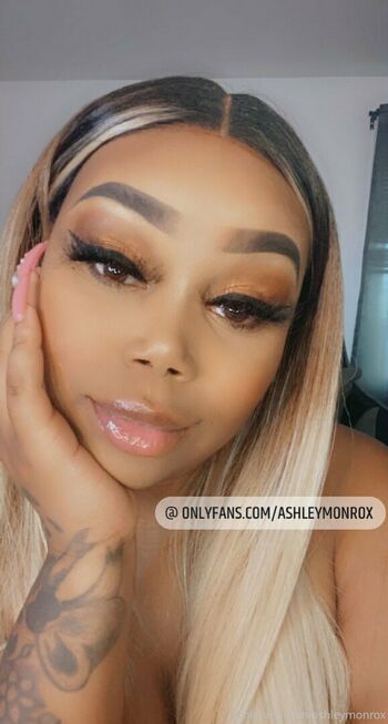 ashleymonrox