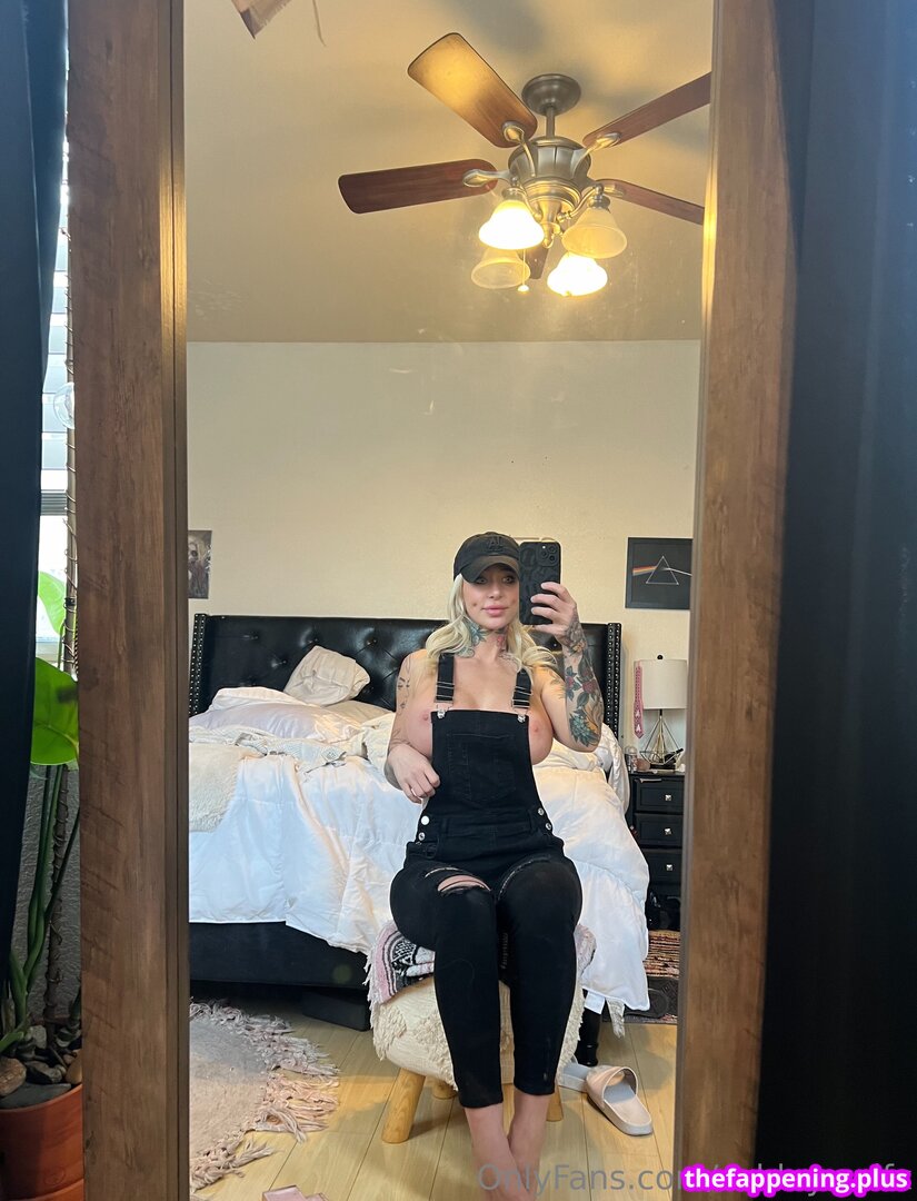 ashleywolfx