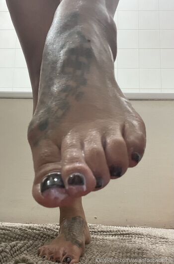 asianfootworship