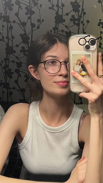 ASMR Alise