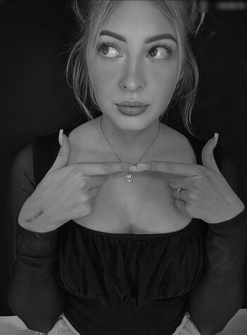 ASMR Janina