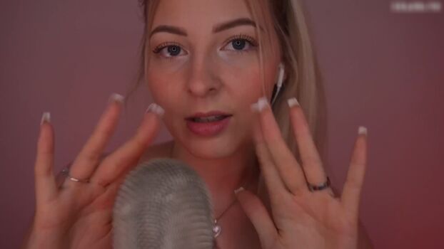 ASMR Janina