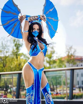 Athena Cosplay