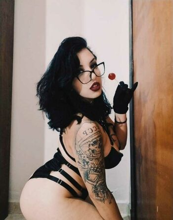 Atombombgirl