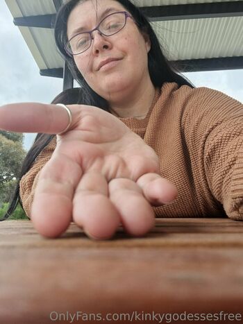aussiegiantessfree