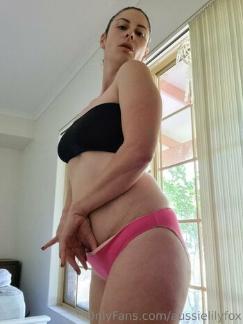aussielilyfox