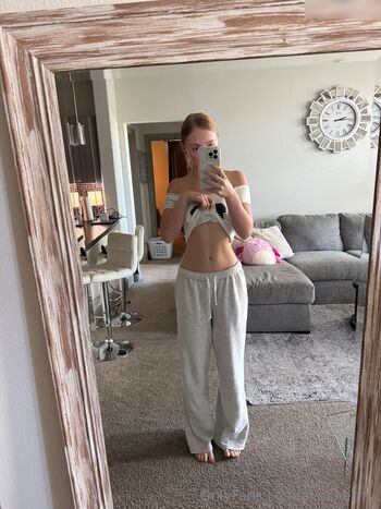 Ava.Cherrry