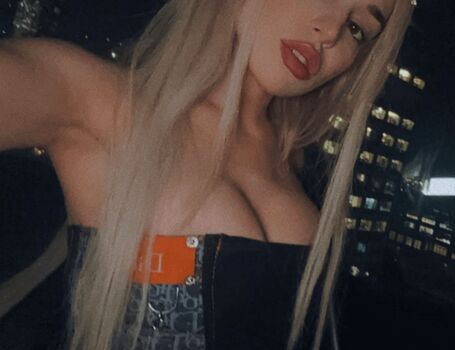 Ava Max