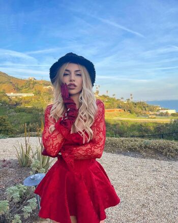 Ava Max