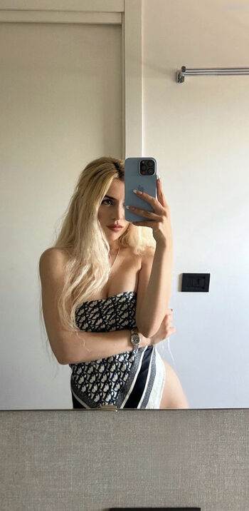 Ava Max