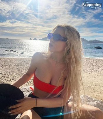 Ava Max