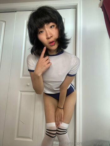 azn_hyunnie