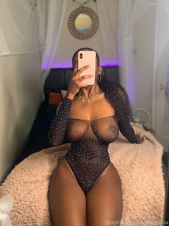 babylyraxxx