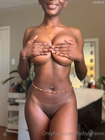 babylyraxxx