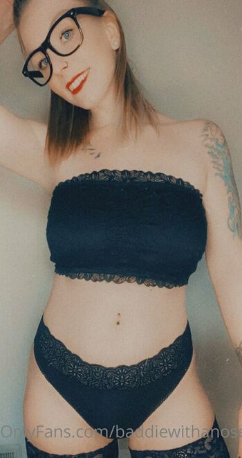 baddiewithanosering