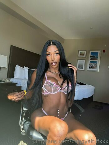 baggyaltiffxxx