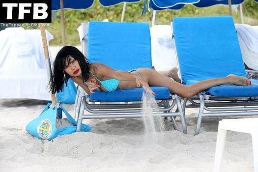 Bai Ling
